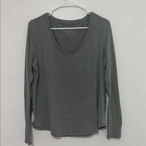 Aeropostale Gray Long Sleeve V-Neck Top